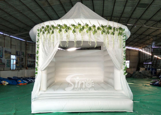 5x4 Inflatable Wedding White Bouncy Castle With Flower Decoration For Wedding Parties Or Events