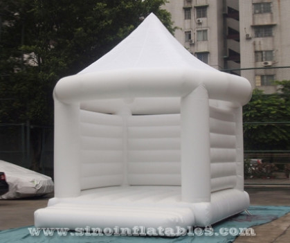 5x4m Commercial Grade Adults Wedding All White Bouncy Castle With Steeple Shape Top For Sale